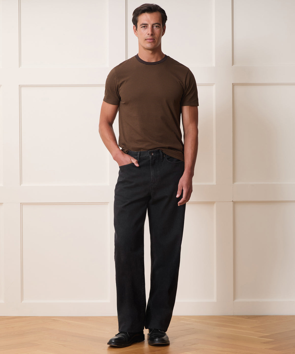 Relaxed Fit Jean in Black