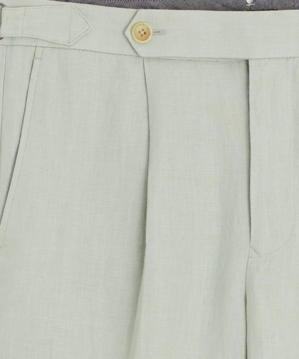 Model wearing the Todd Snyder Irish Linen Side Tab Trouser.
