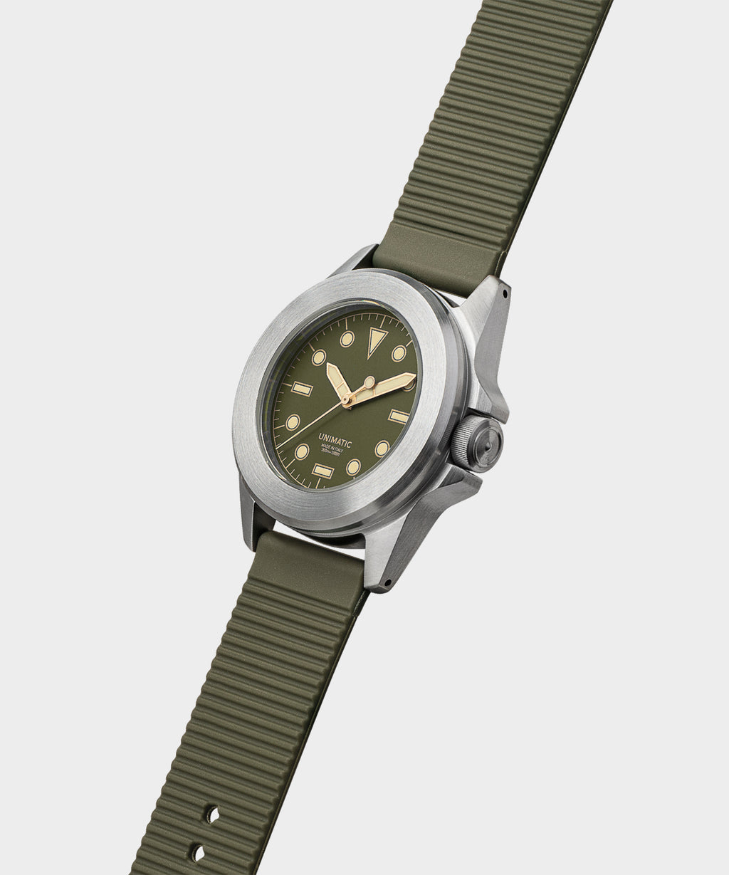 UNIMATIC U4S Classic Military Watch in Olive with silver dial