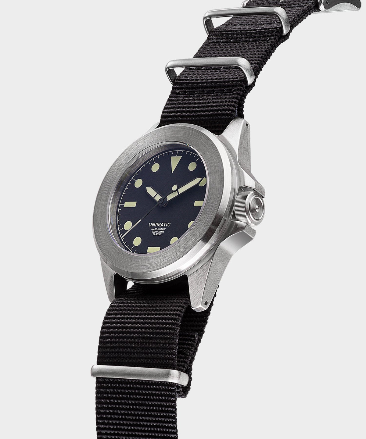 UNIMATIC U4 Classic Military Watch in black